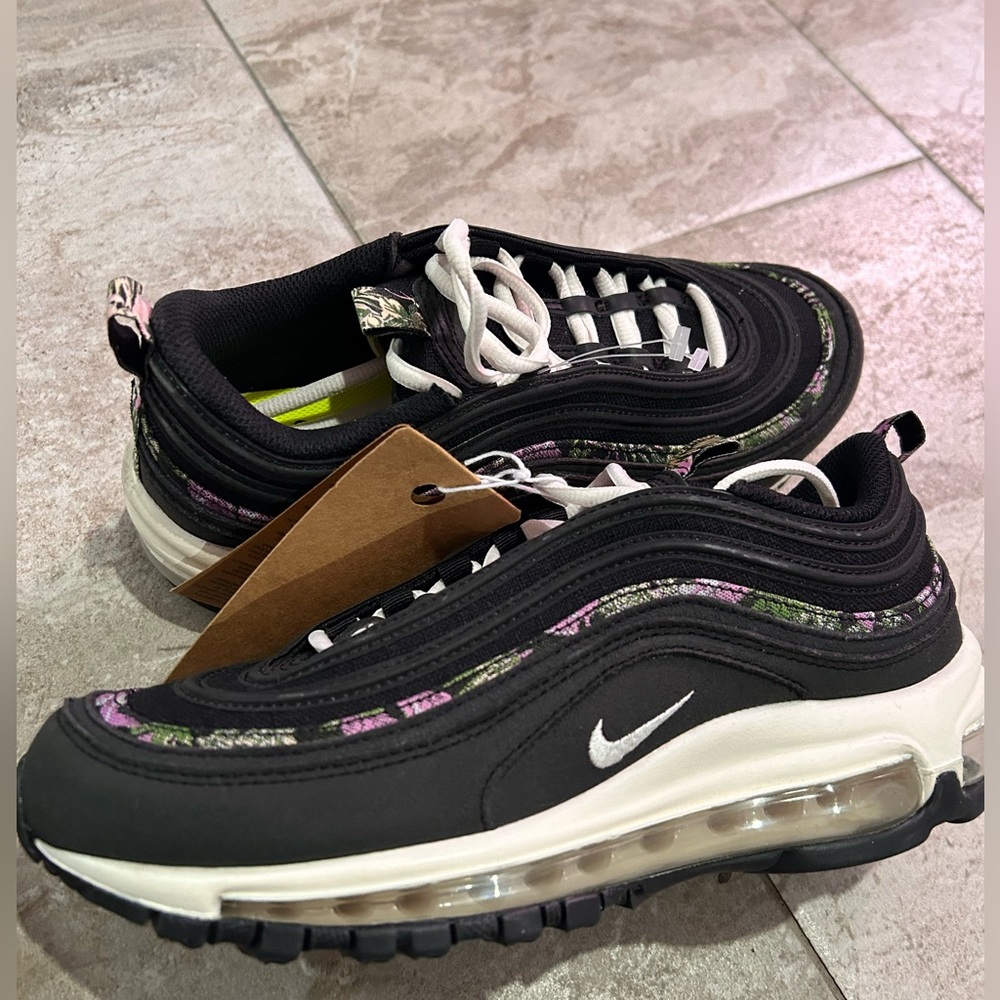 Nike Air Max 97
Next Nature Floral Tapestry (Women's) size 8
